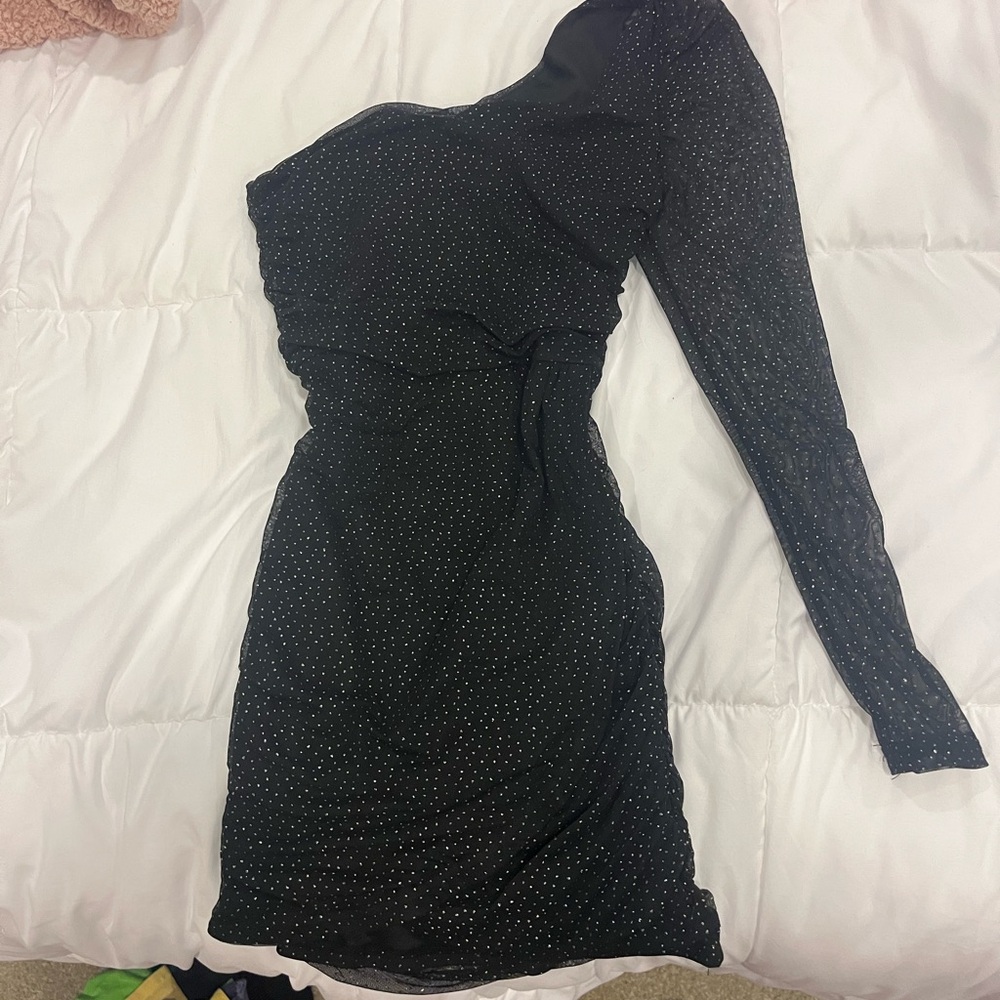 Elegant Black One-Shoulder Dress